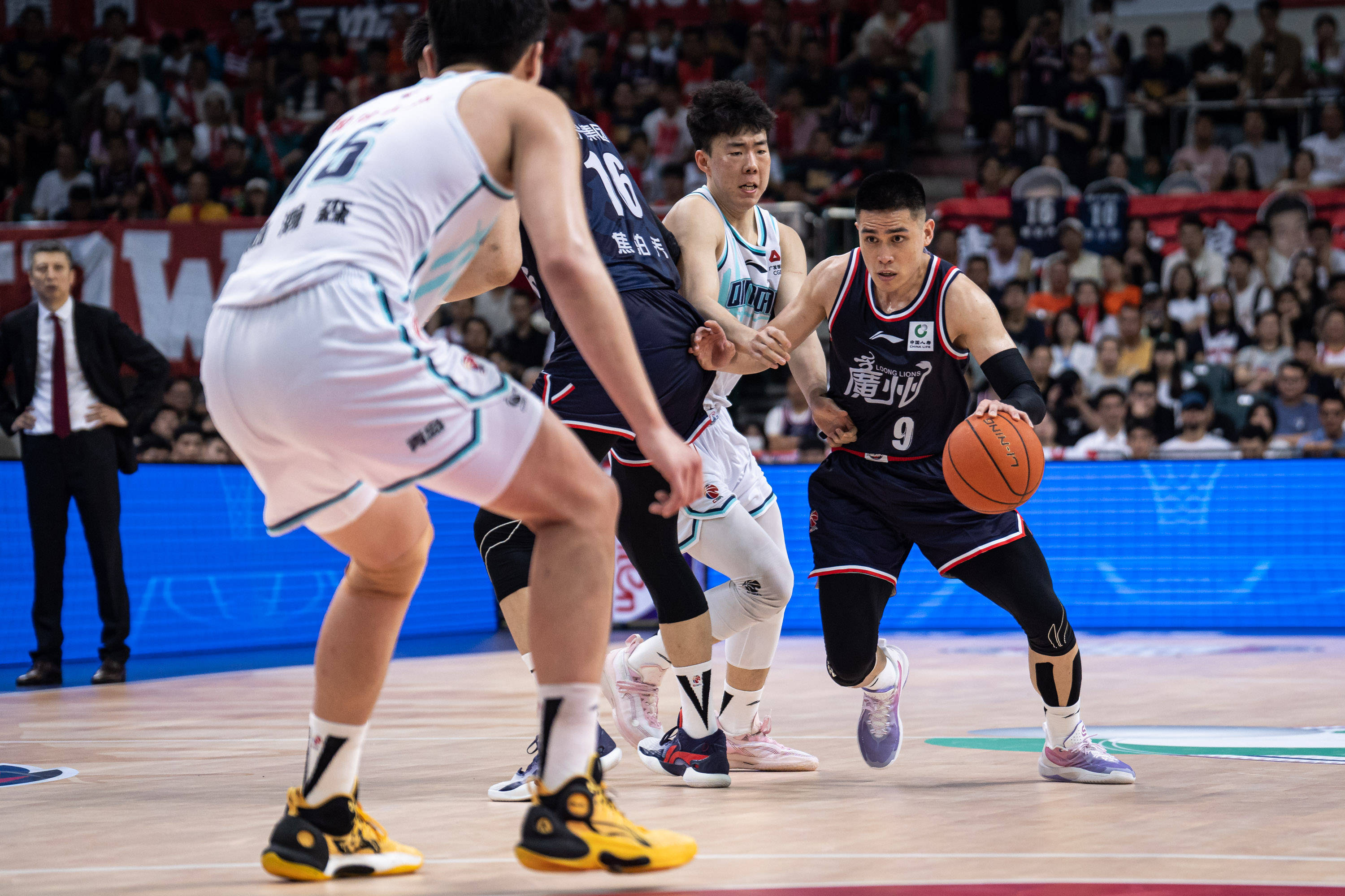 少球队通过 少球队通过